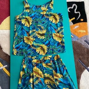 Gorgeous silk tropical print top and bottom sz 8